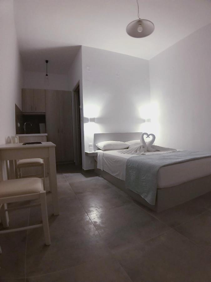 Mavrikou Helen Apartments Skyros Exterior photo