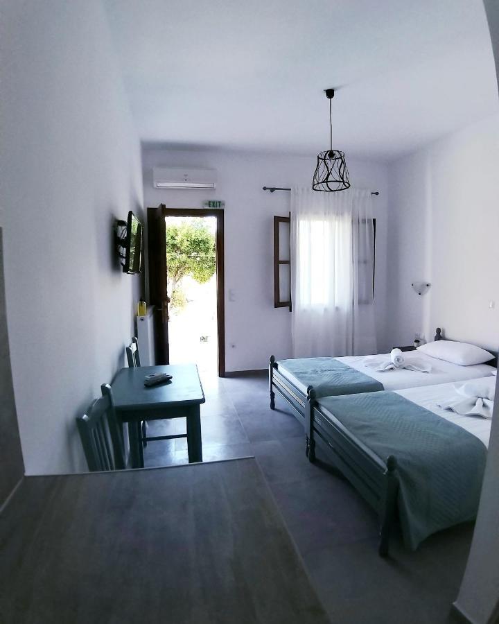 Mavrikou Helen Apartments Skyros Exterior photo
