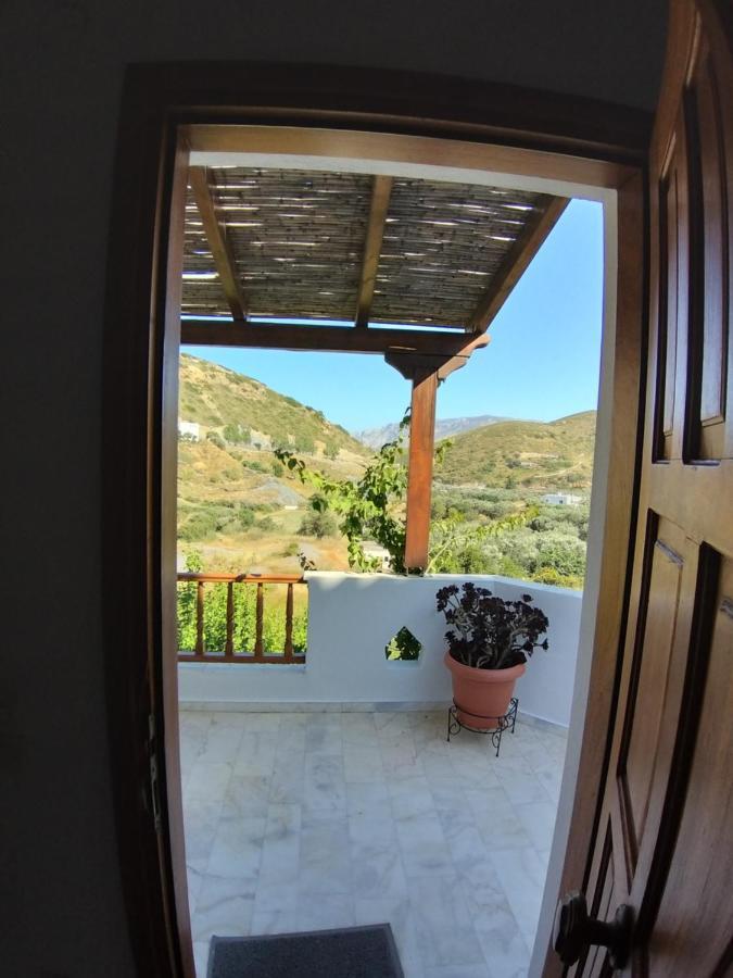 Mavrikou Helen Apartments Skyros Exterior photo