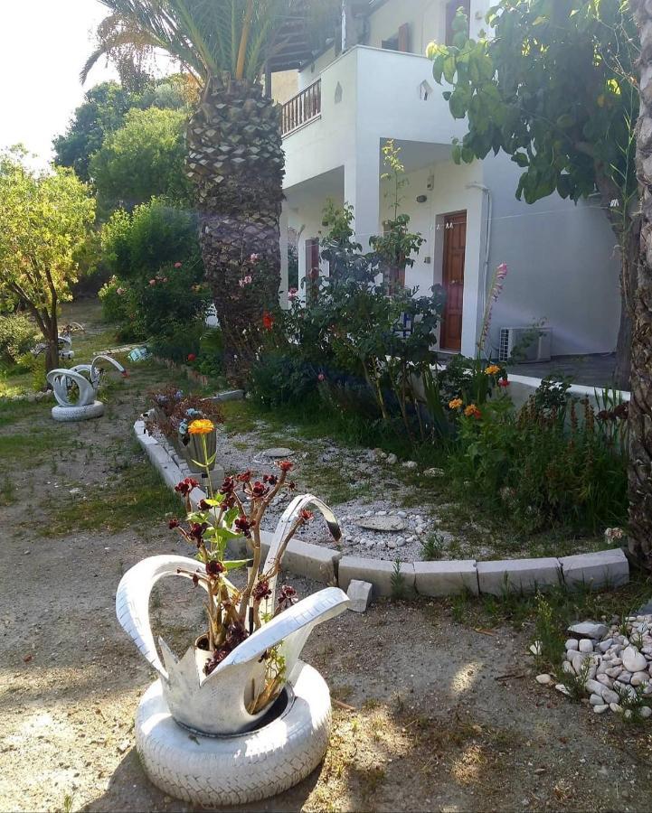 Mavrikou Helen Apartments Skyros Exterior photo