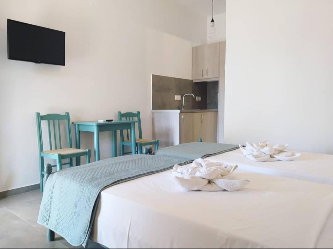 Mavrikou Helen Apartments Skyros Exterior photo
